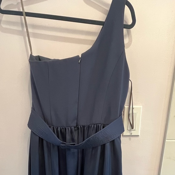 Vera Wang Bridesmaid Dress. Floor length. Navy. Size 10 - Picture 4 of 6
